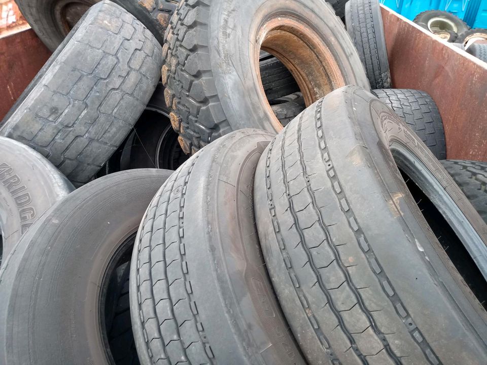 Export LKW Reifen Afrika Reifen 17,5 - 22,5 Zoll in Erwitte