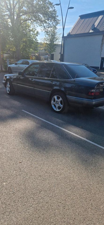 Mercedes W124 E250 Diesel in Hamburg