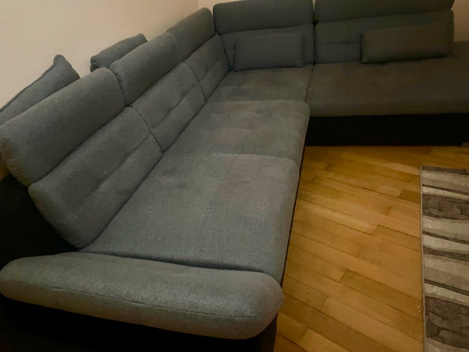 Couch / Eckcouch in Wiesbaden
