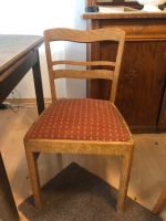 2 Vintage Stühle aus Holz mit Stoff bezogen, gepolstert Hessen - Obertshausen Vorschau