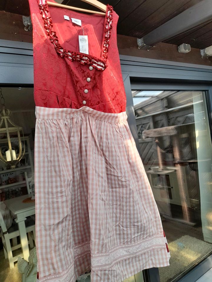 Dirndl/Kleid in Trappenkamp