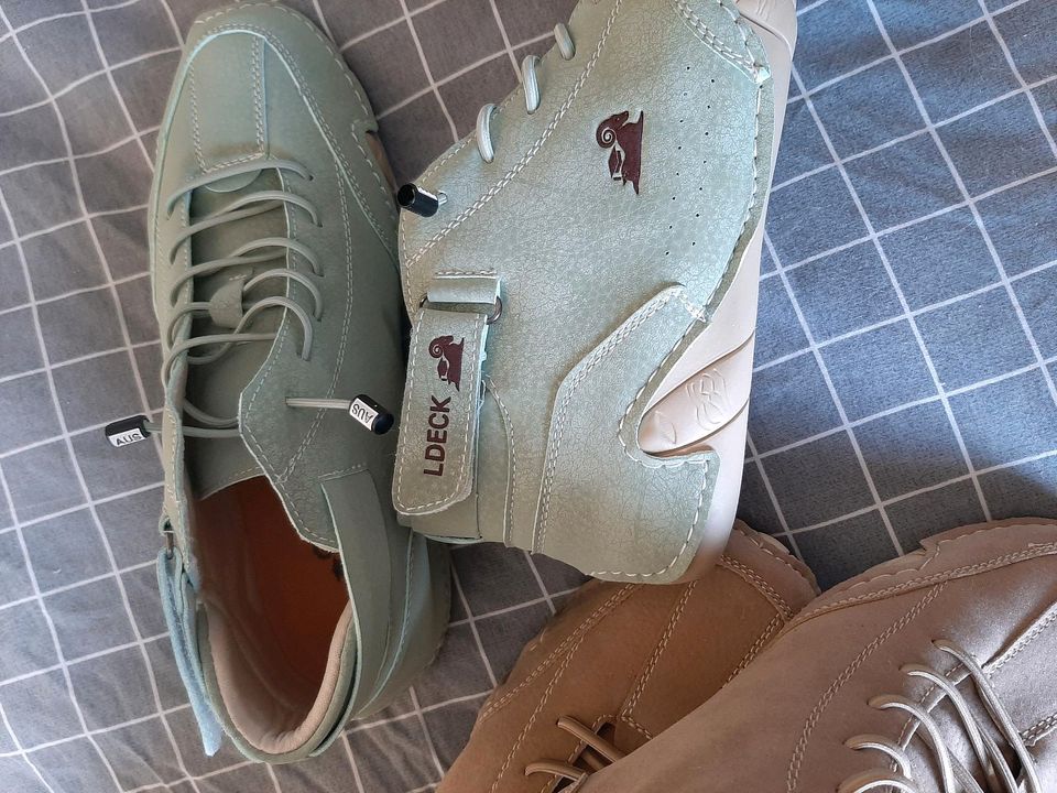 Neue Schuhe 2 Paar in Troisdorf