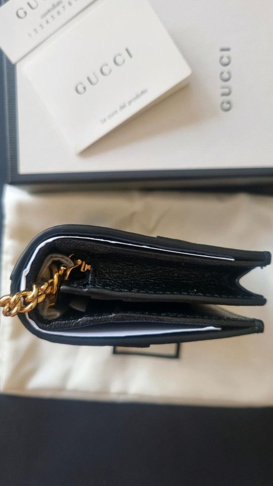 Gucci Portemonnaie mit Kette, mini Tasche, Geldbeutel, Geldbörse in Berlin