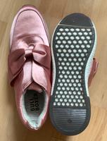 Bull Boxer Damen Mädchen Girls Schleifen Sneakers Schuhe neu! Friedrichshain-Kreuzberg - Friedrichshain Vorschau