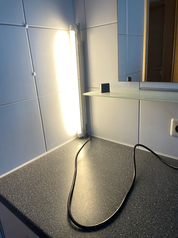 LED-Lampe mit Kabel, Rahmen & LED-Leuchtmittel - super Licht in Ulm