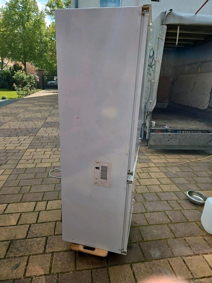 Siemens Einbaukühlschrank ,Kühlschrank mit Gefrierfach in Berlin