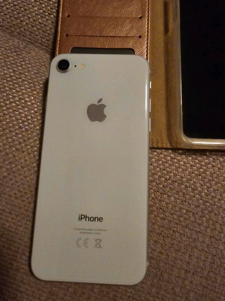 Iphone 8 64gb Weiß in Duisburg