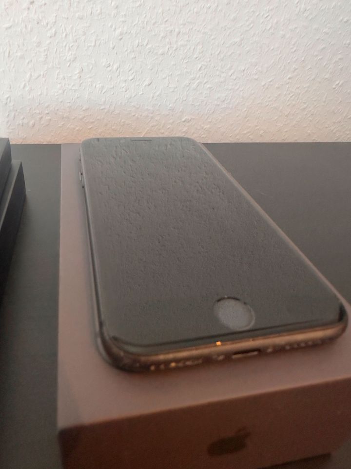 IPhone 8 Space Grey 256 GB Super Zustand Akku defekt Austauschkit in Köln