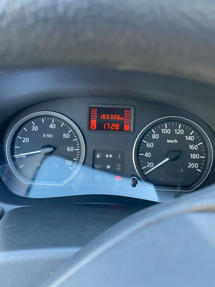 Dacia Sandero 1.4MPI Klima 8 fach Räder in Grimma