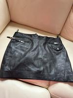 Rock Mango Lamm Leder echt Schwarz 40 m l Damen Kr. München - Ottobrunn Vorschau