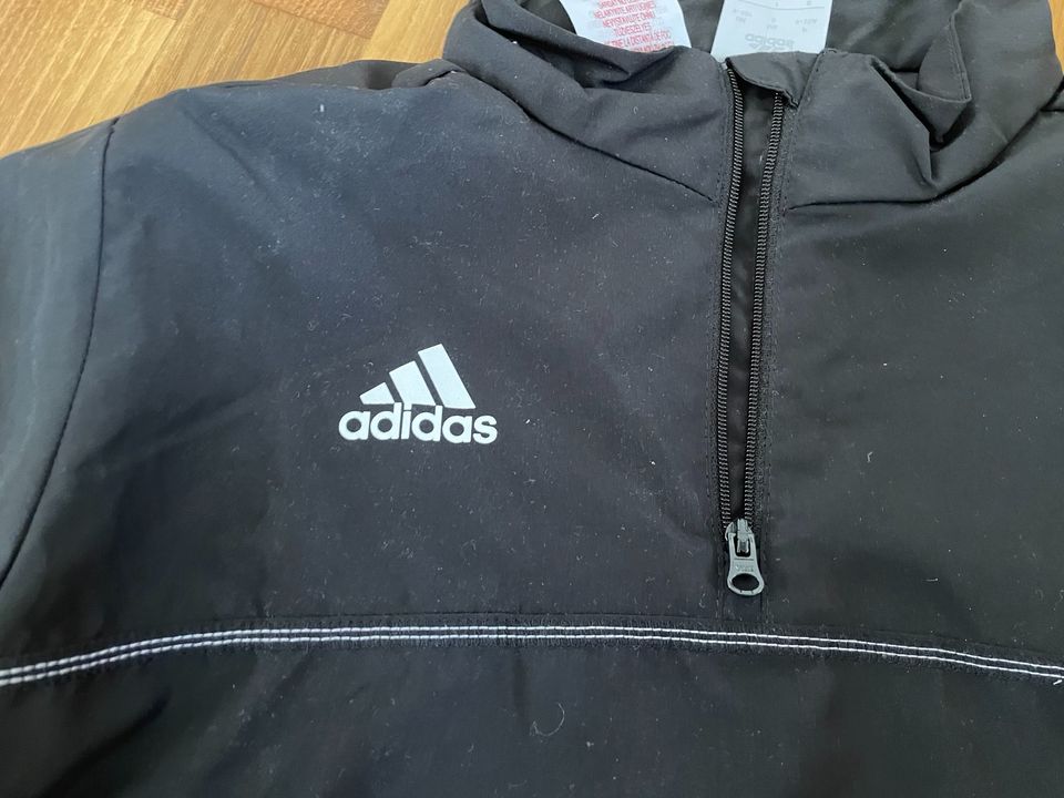 Adidas Windbreaker 140 in Neusäß