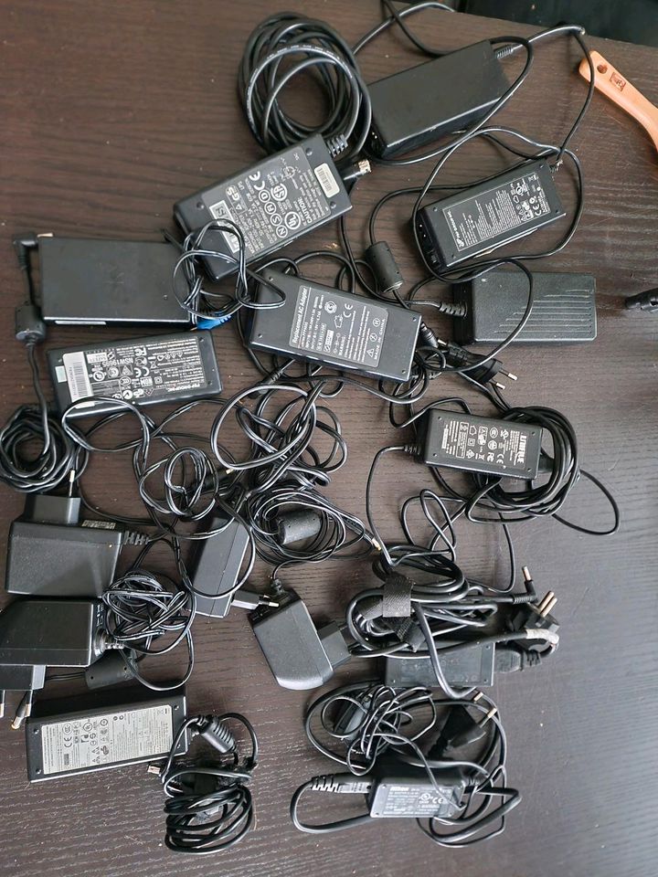 15x Laptop Ladekabel von diversen Marken in Lünen