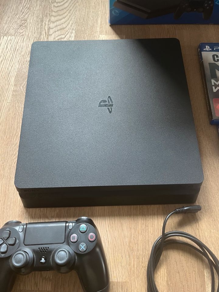 PlayStation 4 + 2 Controller + 9 Spiele in Xanten