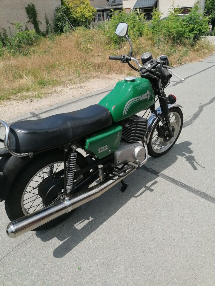 Mz etz 250 Motorrad Neuaufbau mit Papiere in Priestewitz