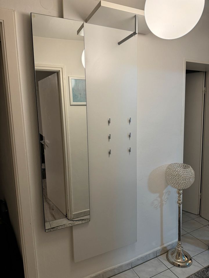 Garderobe mit Spiegel in München
