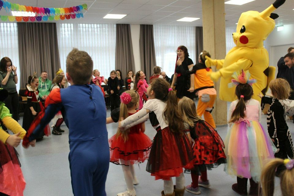 Kindergeburtstag,Kinderparty,Kinderschminke,Zauberer,Clown,Elsa in Bielefeld