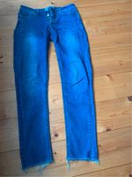 Tally Weijl Jeans Jeanshose blau Gr. M 38 zum Knöpfen Schleswig-Holstein - Rantzau Vorschau