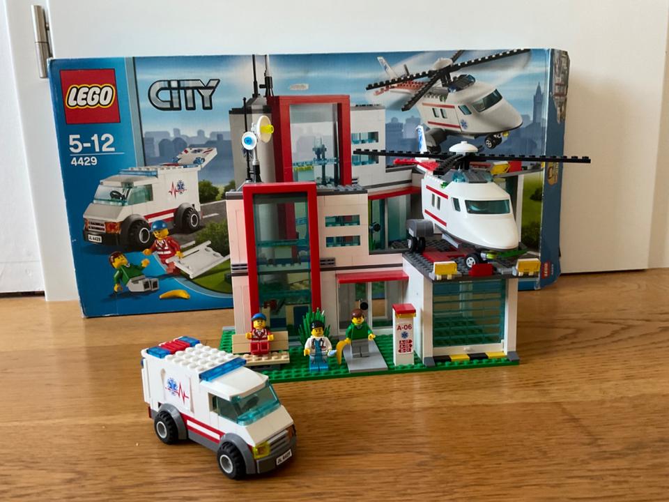 Lego 4429 Krankenhaus, Krankenwagen und Hubschrauber in Köln