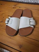 Ugg Slipper Solivan Buckle  Gr 38 wie neu Rheinland-Pfalz - Rüber Vorschau