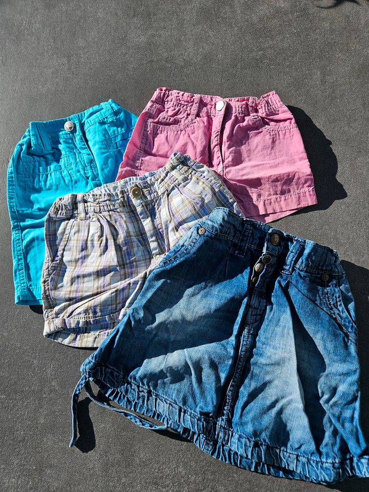 Shorts Rock kurze Hose 98 104 Set Mädchen Sommer in Euskirchen