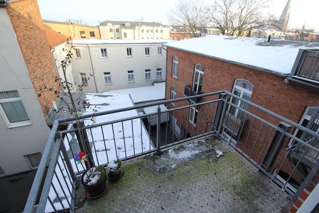 2 Zimmer-Wohnung mit Balkon in der Paulsstadt zu mieten! in Schwerin