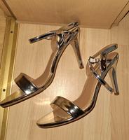 Buffalo Sandale goldfarben High-heel NEU Größe 40,Tanz-Ballschuhe Baden-Württemberg - Essingen Vorschau