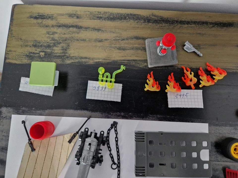 Playmobil Zubehör Tisch Tierklinik flammen Räder in Rheine