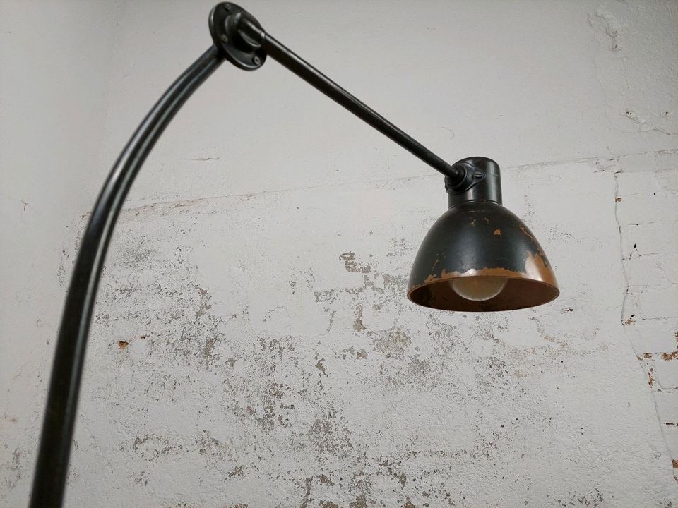 Vintage Industrielle Tischleuchte Schreibtischlampe 60er 70er DDR in Leipzig