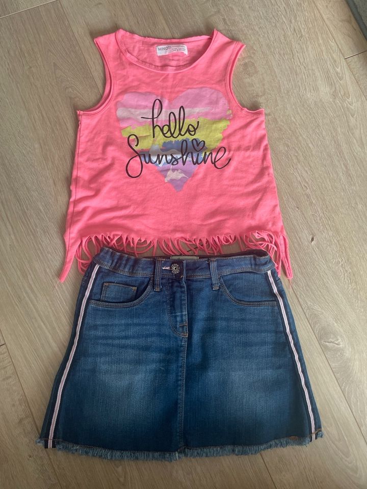 T-Shirt Kleid Rock 116 Shorts neu Jeans Bolero h&m in Langenfeld