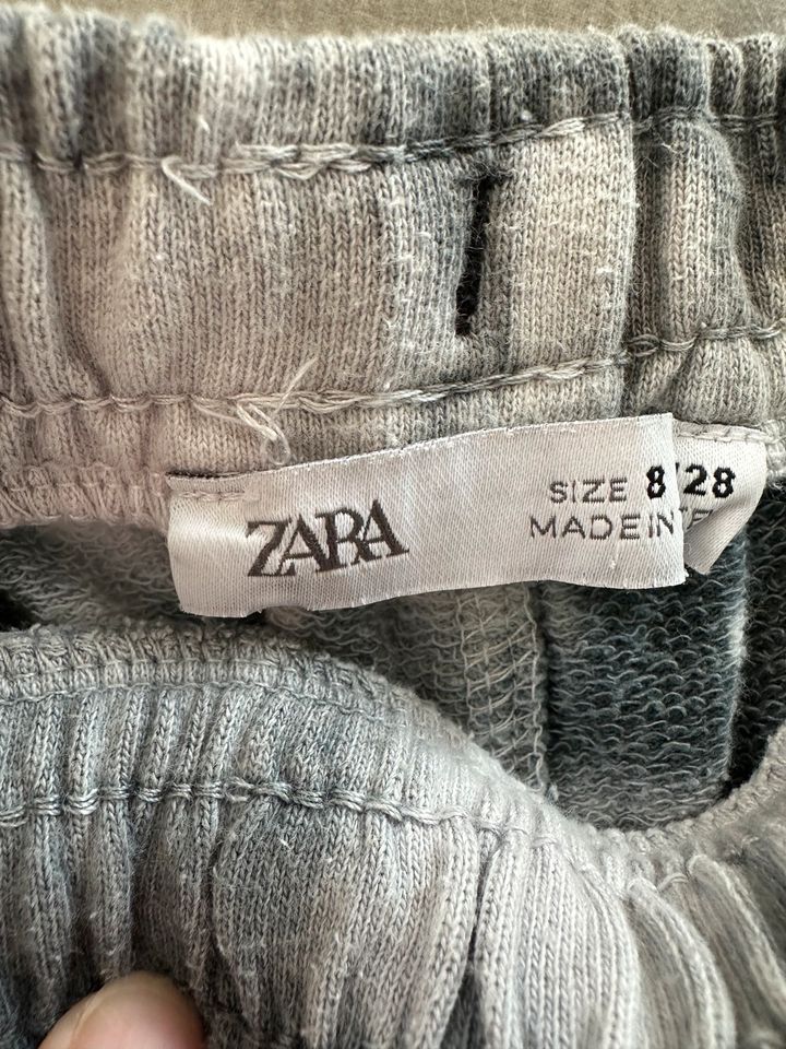 Zara - 2 Shorts - Gr. 128 in St. Ingbert