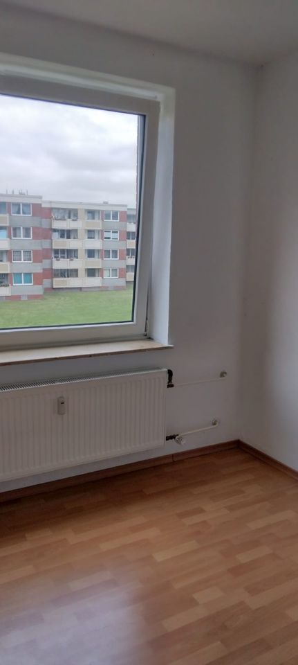 familienfreundliche 4 Zimmer Wohnung, Wilhelm-Leuschner-Straße 33 in Emden