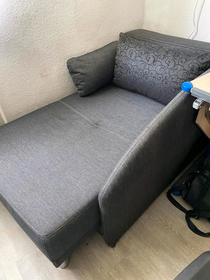 Sofa mit Bettkasten zum Ausziehen in Hannover