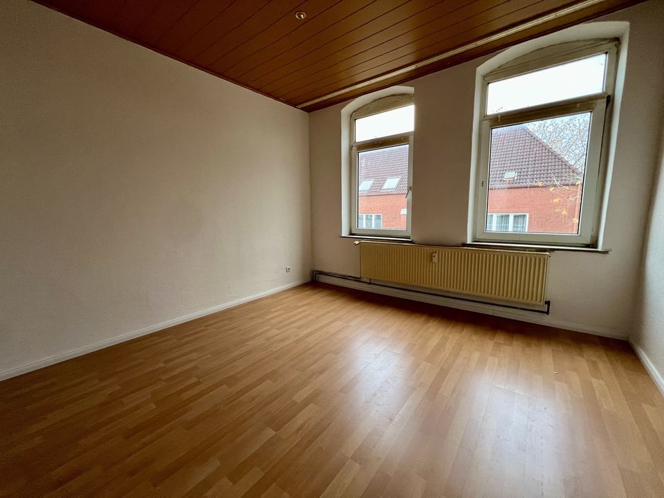 Renovierte 2 Zimmer Wohnung in zetraler lage in Neumünster