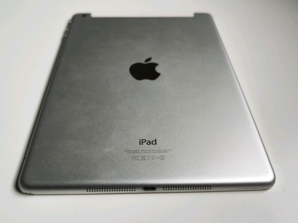 Ipad Air Modell A1475 16GB Silver in Niederjahna