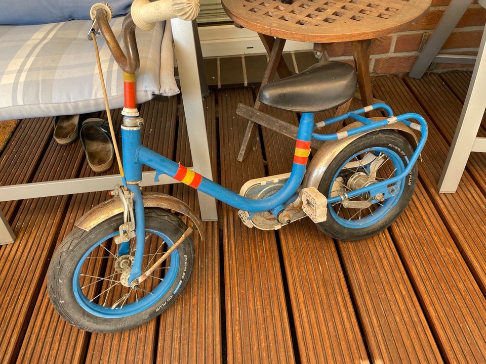 Kinder-Fahrrad,12 Zoll,NEUE Reifen,blau,guter Zustand in Bremen