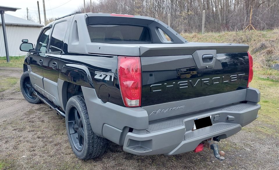 Chevrolet Avalanche V8 LED 4X4 Klappenauspuffanlage in Glauchau