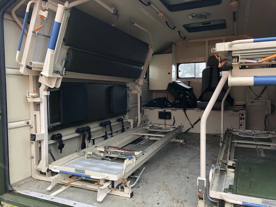 Bundeswehr Unimog U1300 Sanitätskoffer Krankentragengestell in Vetschau