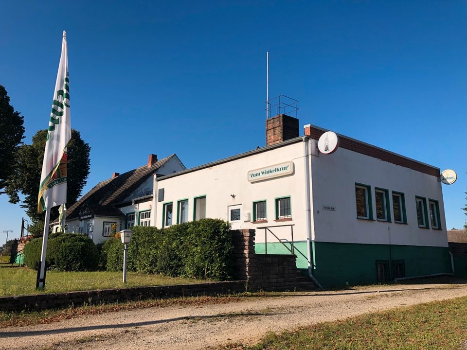 Historischer Winkelkrug in Demen