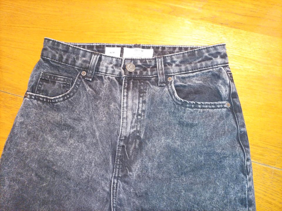 Bershka Jeans Mom fit Gr. 34 S 158/164 wie NEU in Woltersdorf SA