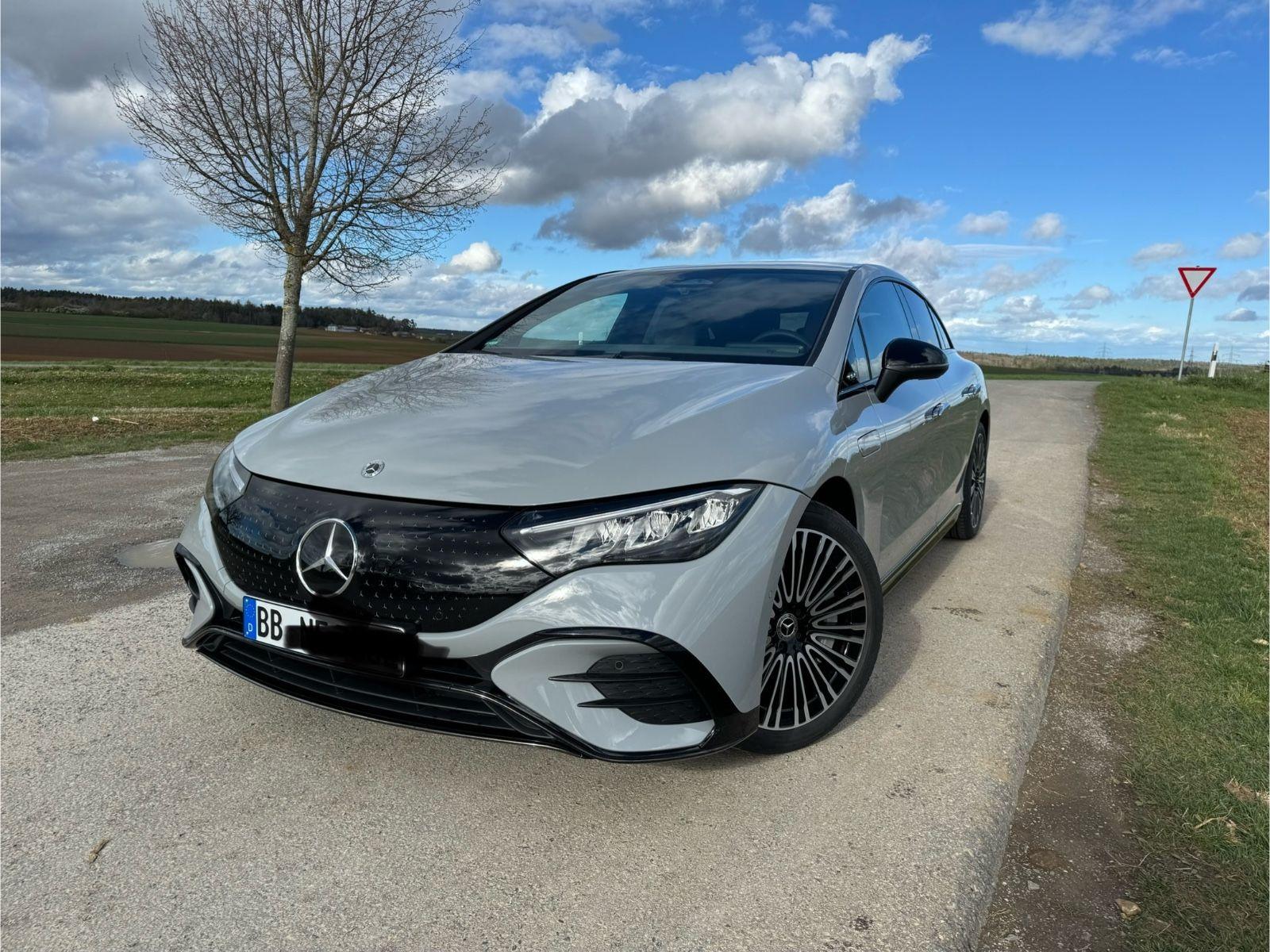 Abbildung des Autos Mercedes-Benz EQE 300 AM…
