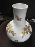 Vase, Blumenvase weißes Porzellan mit Golddekor HEINRICH 24cm Bayern - Münchberg Vorschau