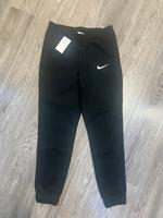 NIKE Jogginghose Hose Taschen schwarz Gr L Neu Standard Fit München - Pasing-Obermenzing Vorschau