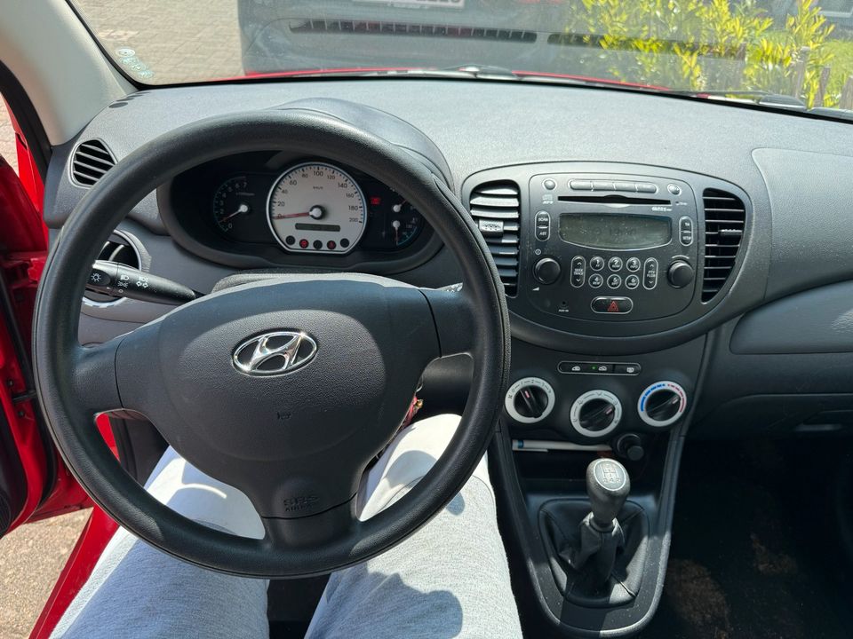 Hyundai i10 in Schallodenbach