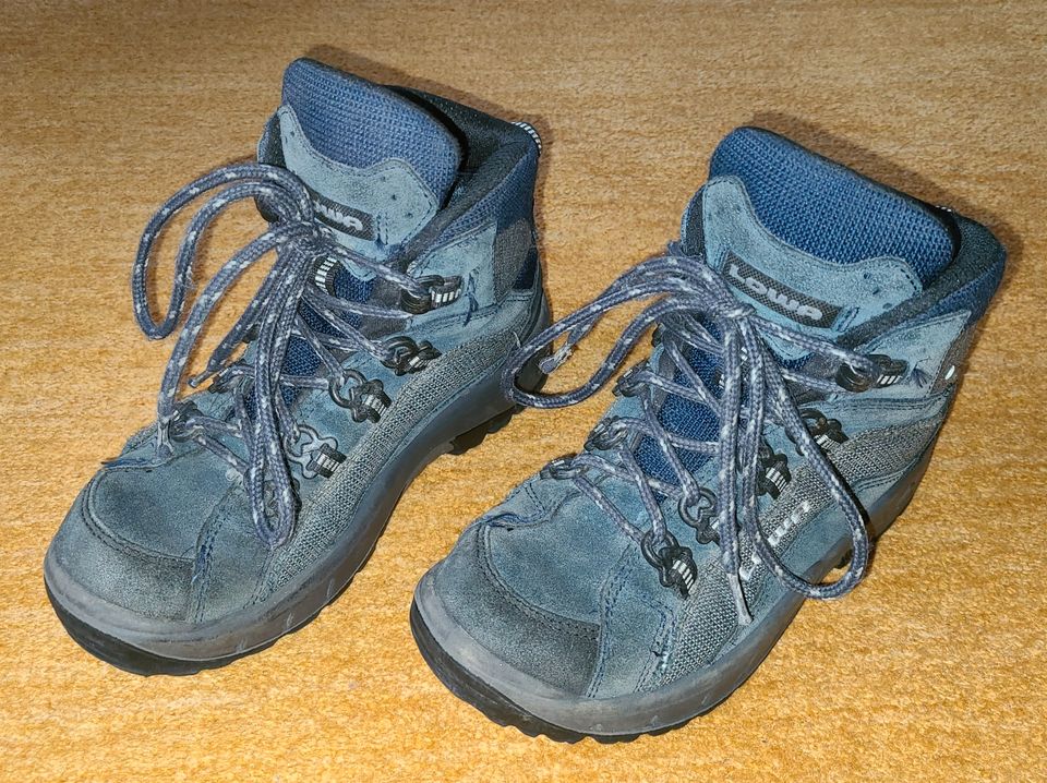 Schuhe Lowa Klondike II GTX mid Gr. 35 Goretex blau in Sachsen -  Wolkenstein | Gebrauchte Kinderschuhe Größe 35 kaufen | eBay Kleinanzeigen  ist jetzt Kleinanzeigen