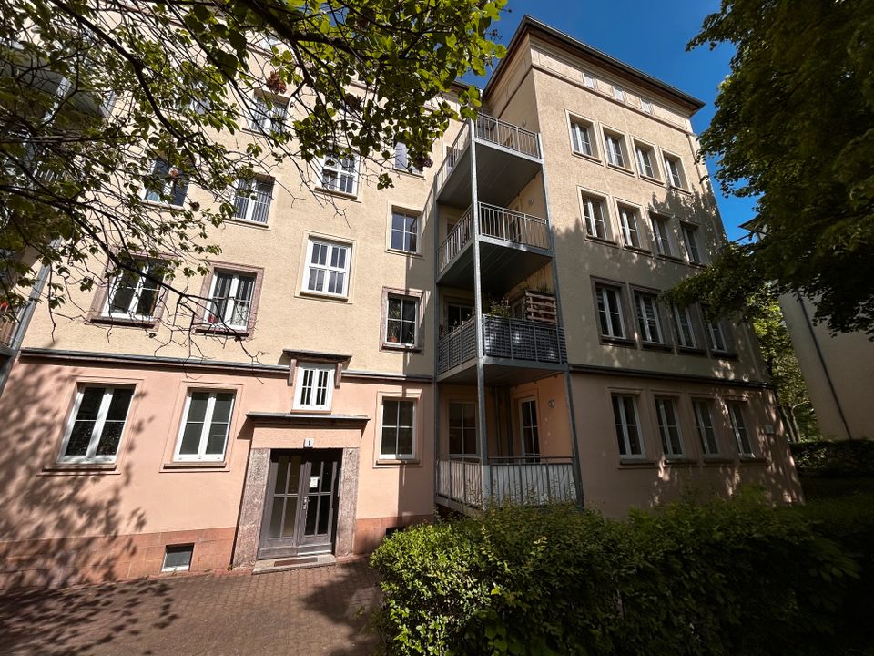 2-Raum Wohnung mit heller Küche, Balkon und viel Sonnenschein in Chemnitz