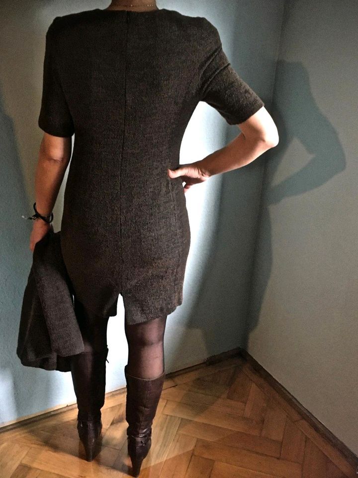 MADELEINE Mini-Wollkleid mit gleichlanger Weste in Fürth