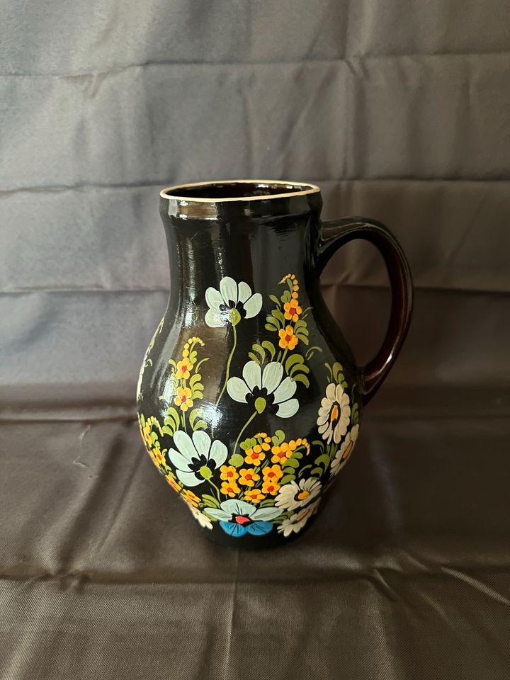2 Vintage Vasen, wahrscheinlich Handgemalen in Feusdorf