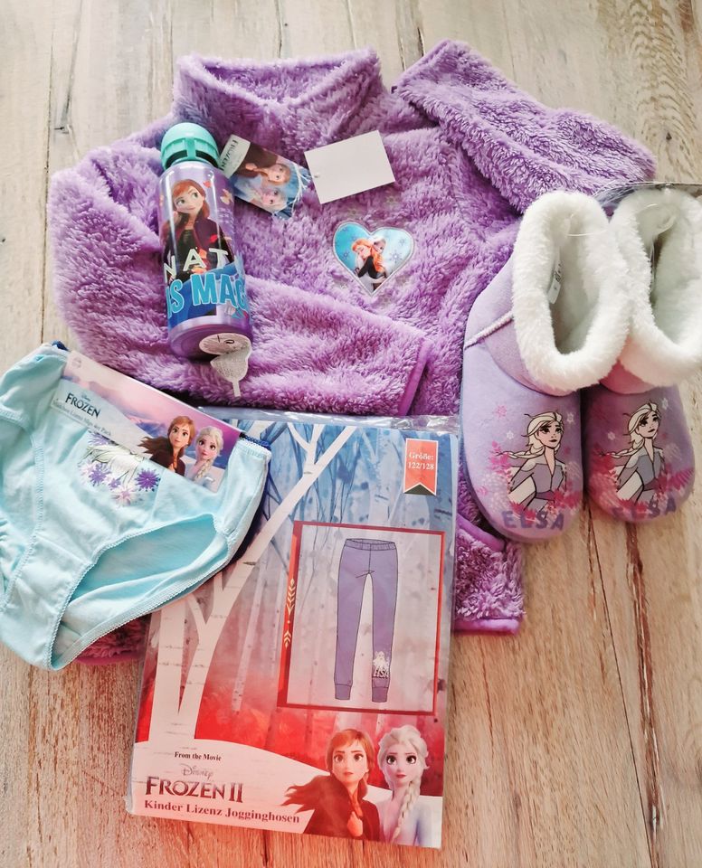 Set: Lizenz Jacke Frozen Elsa und Anna gr.122/128 in Stadecken-Elsheim