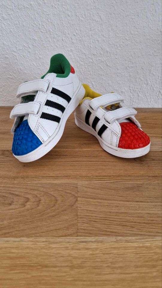 Kinderschuhe Adidas Allstars LEGO Edition Größe 23 in Bremen