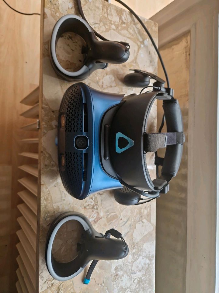 HTC Vive Cosmos Virtual Reality-System in Zeven